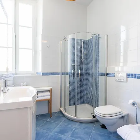 Palais De - Elegant With Sea View Apartman