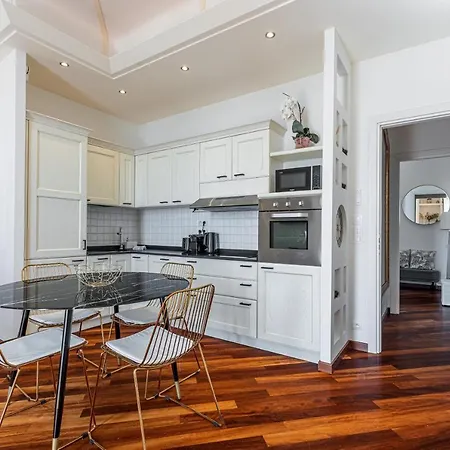 Palais De - Elegant With Sea View Daire