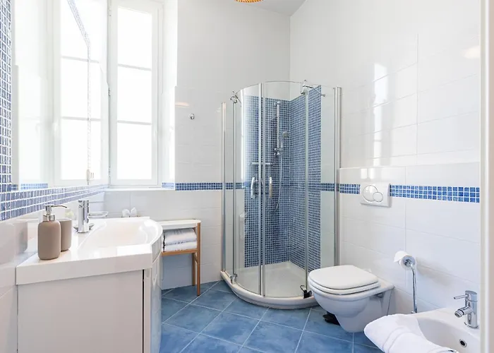 Palais De - Elegant With Sea View Apartment